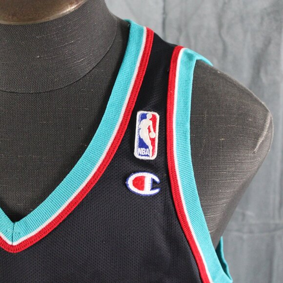 Vancouver Grizzlies Jersey (VTG) - Mike Bibby 10 by Champion - Men's Size 40 - Picture 2 of 11